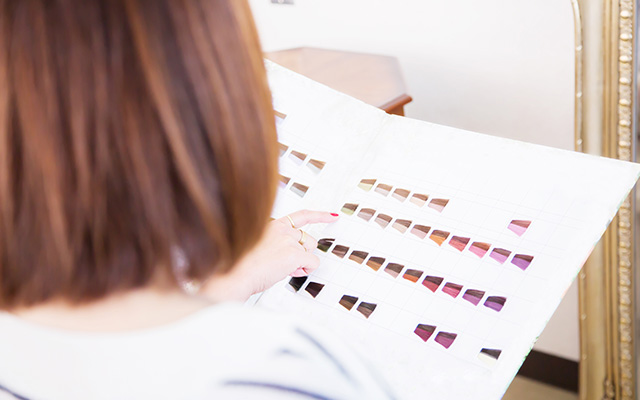 エイジングカラー、オーガニックカラー、デザインカラーなど豊富なメニューからお選びいただけます。